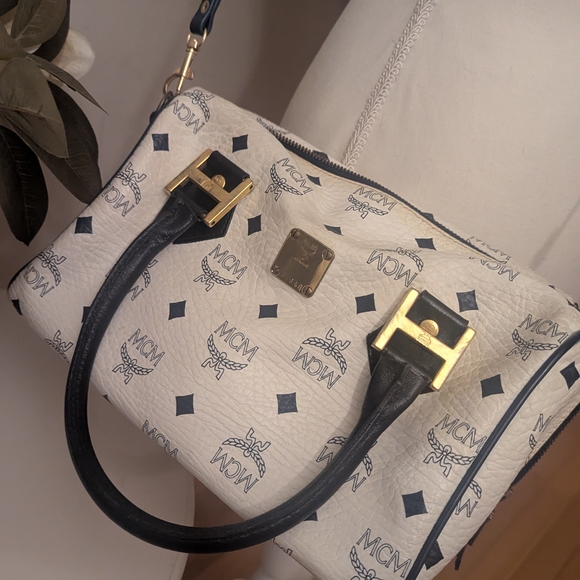 MCM White and Blue Crossbody Bag with Elegant Design - Picture 5 of 14